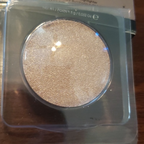 🌺Ciate Highlighter - Picture 2 of 2